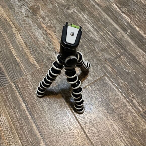 Joby GorillaPod Tripod with Level for Smartphones - Picture 1 of 9